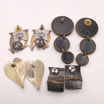 LOT 147: Large Collection of Vintage Costume Earrings