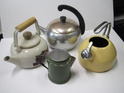 Vintage Teapots/Kettles Wear Ever Aluminum