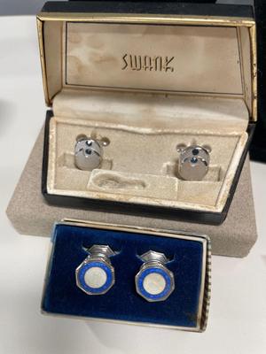 Two pairs vintage cufflinks