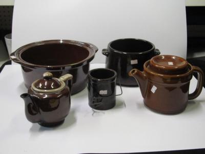 Vintage Crock Pots & Teapots USA & Pfaltzgraff