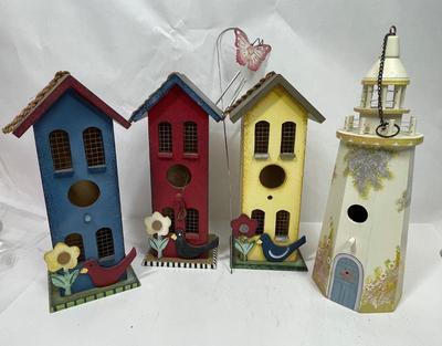 Lot of 4 Wooden Birdhouse Garden Decor