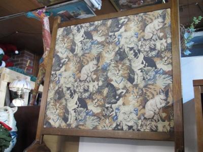 Approx 27 1/8" x 32" Cat Tapestry