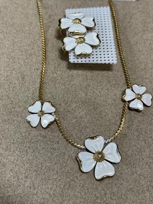 Flower jewelry