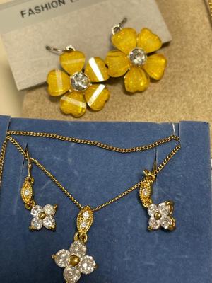 Flower jewelry