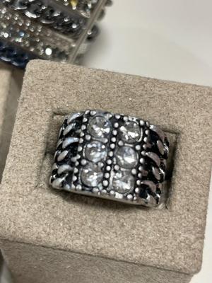 Black and silver tone rings, necklace and bracelets