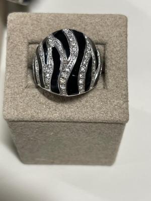 Black and silver tone rings, necklace and bracelets