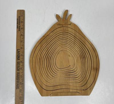 Harry & David Contour Pear Wood Bamboo Collapsible Food Basket and Trivet