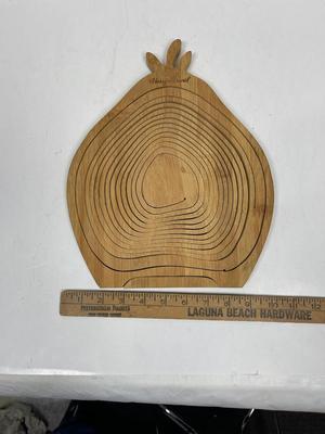Harry & David Contour Pear Wood Bamboo Collapsible Food Basket and Trivet