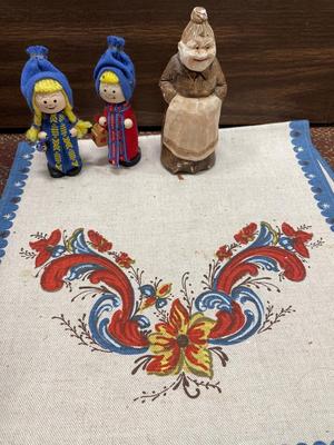 Denmark figure, Swedish wooden couple and runner