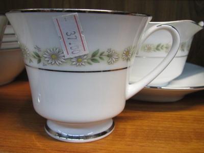 10 Pieces Of Noritake Trilby White Daisy China