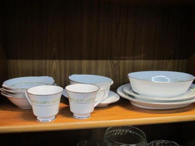 10 Pieces Of Noritake Trilby White Daisy China