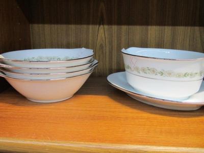 10 Pieces Of Noritake Trilby White Daisy China