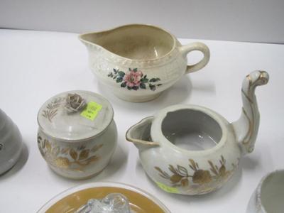 Pottery & Vintage China Williamsburg Vase