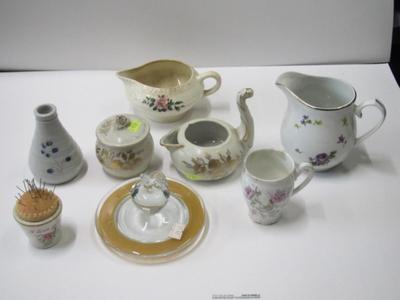 Pottery & Vintage China Williamsburg Vase