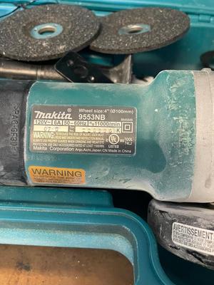 Makita Angle Grinder 9553NB