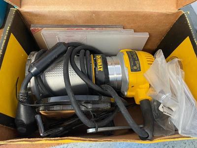 Dewalt DWP611 1.25 HP Variable Speed Compact Router