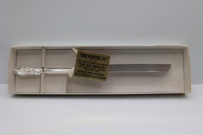 Keepsake Creations Stainless Pearl Handle Knife in Box