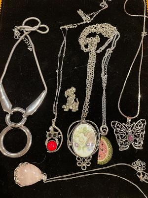 Large pendant necklaces