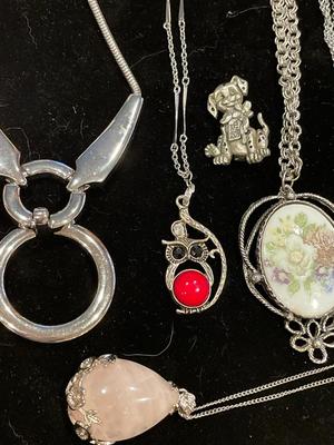 Large pendant necklaces