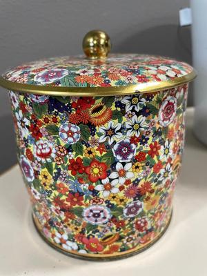 Twins bucket and floral tin