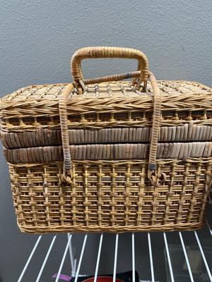 Kitchen wicker accessories