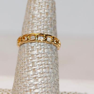Size 7 Gold Tone Infinity-Style Ring with a Chain Link Band (1.4g)