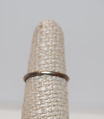Size 7 Vintage Style Branch-Designed Ring - Very Gentle Thin Band (2.0g)