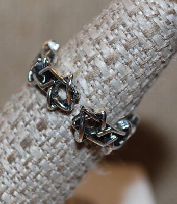Size 6 All Silver Tone "Barbed Wire" OPEN BAND Ring (3.2g)