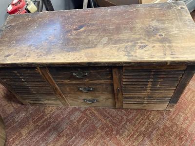 Lane cedar chest