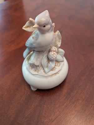 Vintage Andrea By Sadek Blue Jay & Vintage Blue Bird On Tree Branch Music Box
