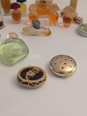 Vintage Perfume Bottles Avon Rare Gold Perfume Compacts