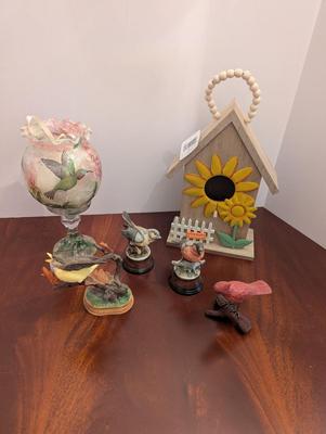 Bird & Birdhouse Decor