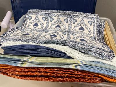 Tote with placemats