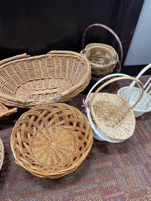 Baskets and nesting heart boxes