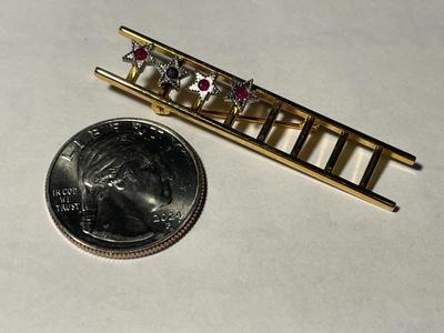 Vintage Estate Preowned Gold-toned Ladder Pin/Brooch in VG Condition as Pictured. FREE DOMESTIC SHIPPING.