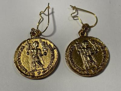Vintage Preowned Pair of Copy Gold-toned Ancient Roman Coins Earrings as Pictured. FREE DOMESTIC SHIPPING.