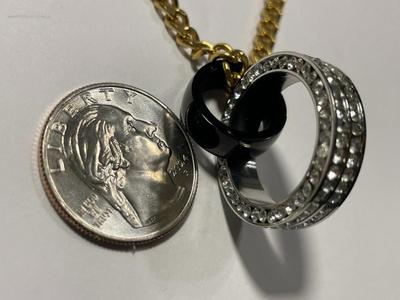 Vintage Preowned Fashion Gold-tone Link Necklace w/CZ Ring Pendant Adjustable 16-17.5" in Good Condition as Pictured.