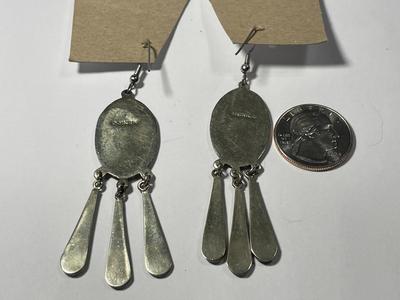 Vintage Preowned Silver-tone Alpaca Abalone Shell Inlaid Dangling Pierced Wire Earrings Made in Mexico in Good Condition.