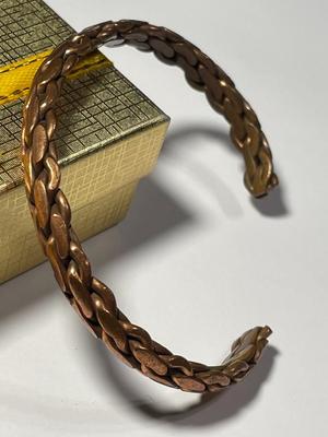 Vintage Preowned Solid Copper Standard Size Cuff Bracelet in Good Condition as Pictured. FREE DOMESTIC SHIPPING.