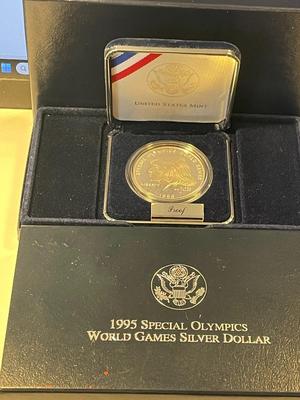 1995 Special Olympics World Game Proof Silver Dollar Commemorative Coin in Original Box No Papers as Pictured. FREE DOMESTIC SHIPPING.