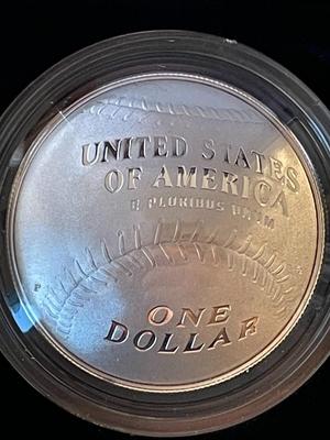 2014-P National Baseball Hall of Fame Proof Silver Dollar in Original Box & Paperwork as Pictured. FREE DOMESTIC SHIPPING.
