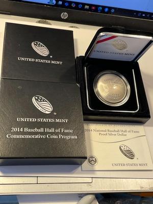 2014-P National Baseball Hall of Fame Proof Silver Dollar in Original Box & Paperwork as Pictured. FREE DOMESTIC SHIPPING.