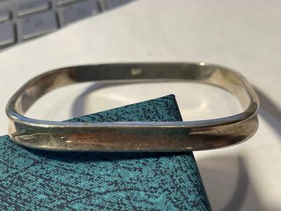 Vintage Solid Square Sterling Silver Heavy Bangle Bracelet in VG Preowned Condition.