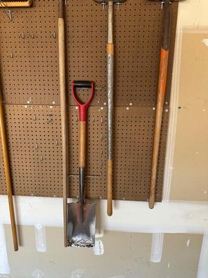 PUSH BROOM AND YARD/FARM TOOLS
