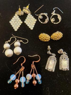 Mother of pearl and other neutral color earrings
