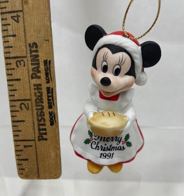 Grolier 1991 Minnie Mouse Annual Disney Ornament Christmas Dated Porcelain Ceramic Baking Pie