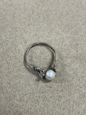 Vintage Sterling and Pearl ring