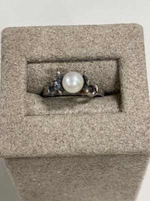 Vintage Sterling and Pearl ring
