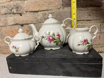 Bella Rose luncheon/tea set