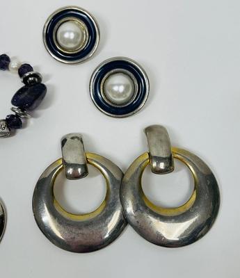 Lot of 5 piece of jewelry - 4 Vintage Clip-on Earrings & 1 bracelet